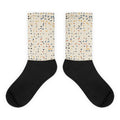 Calcetines Confeti Real crema — confeti geométrico navy, terracota y mostaza, vista frontal