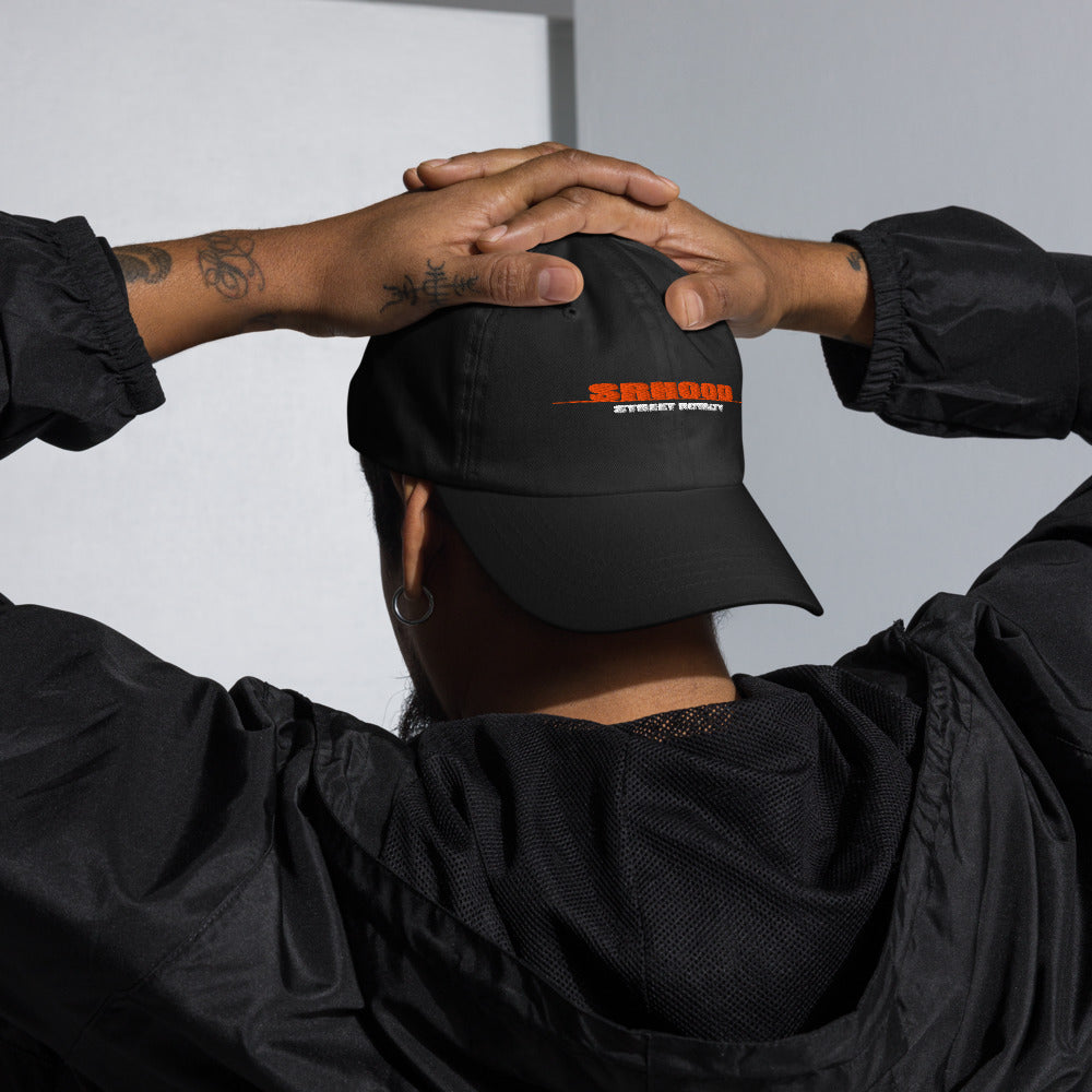 Gorra Béisbol — Negro — modelo con tatuajes