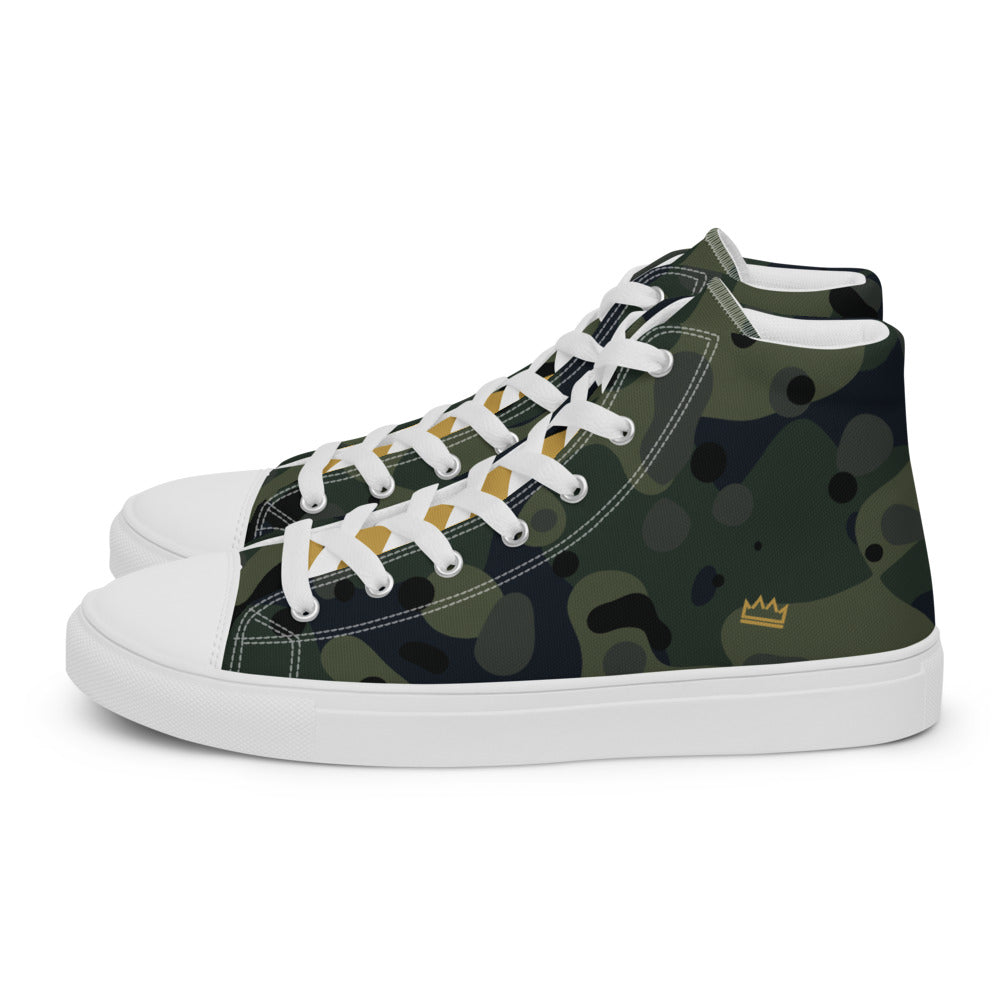 Zapatillas altas Camo Real — camuflaje bosque con coronas doradas, vista izquierda