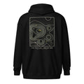 Espalda de sudadera negra con cremallera y carta topográfica Relieve Real en crema y dorado