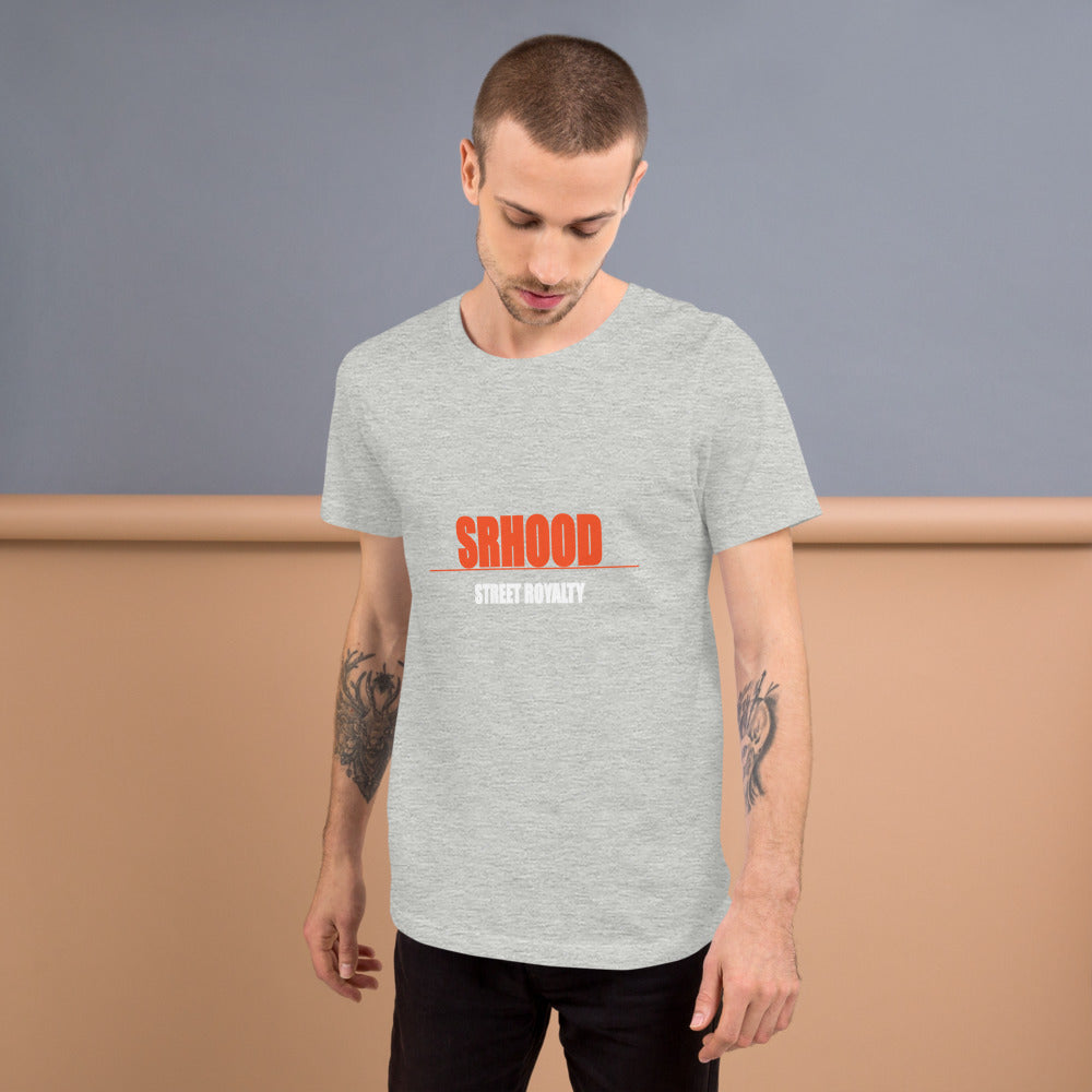 Camiseta Athletic — Gris — modelo con tatuajes