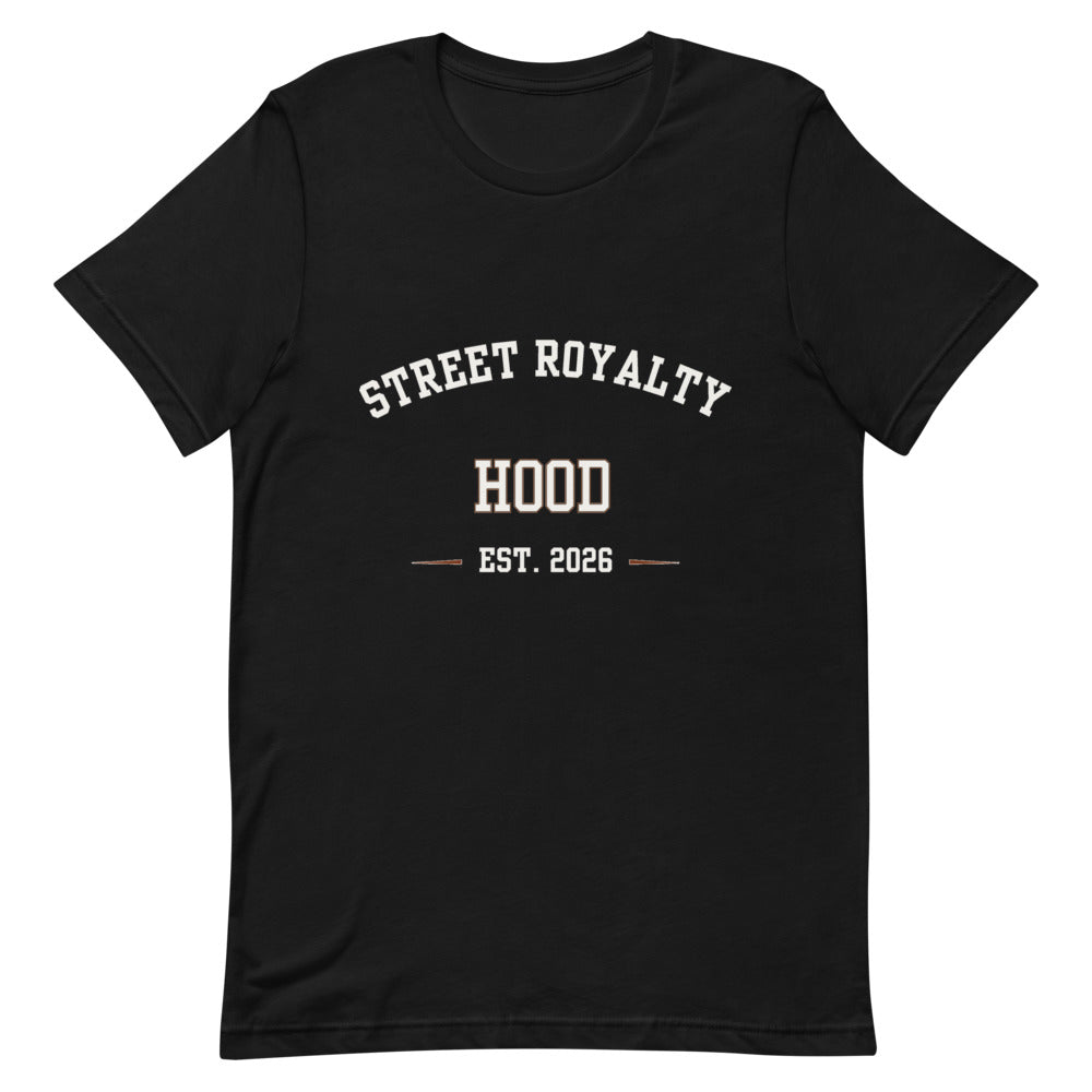 Camiseta negra Street Royalty Hood con arco college en blanco roto, vista frontal plana