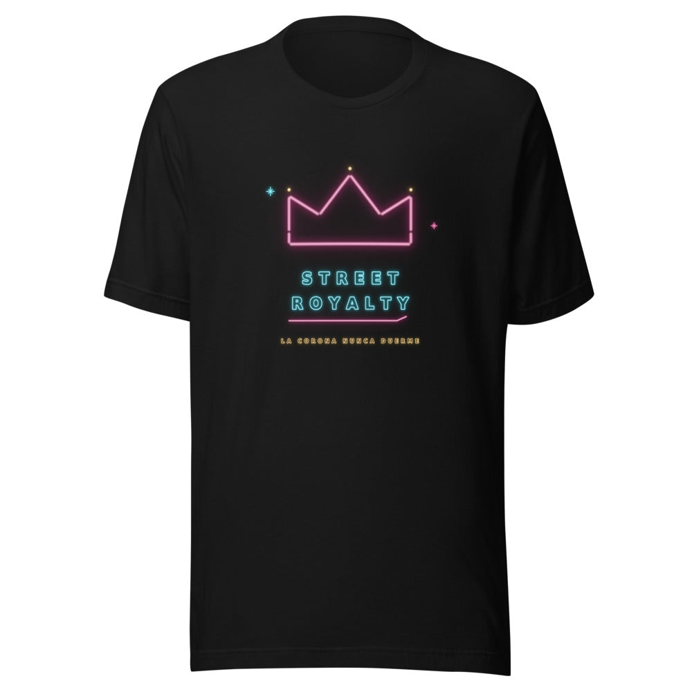 Camiseta negra con letrero de neón: corona magenta y STREET ROYALTY en cian — vista frontal