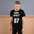 Camiseta Dorsal 07 — Negro — modelo con tatuajes