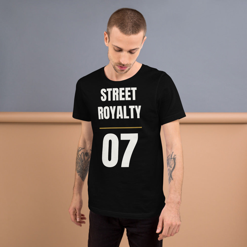 Camiseta Dorsal 07 — Negro — modelo con tatuajes