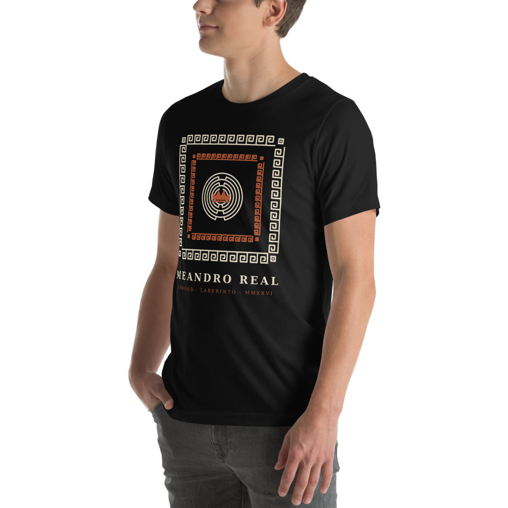 Camiseta Meandro Real vista lateral en modelo