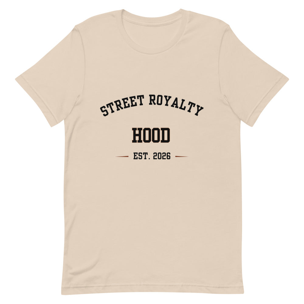 Camiseta crema Street Royalty Hood con arco college en tinta negra, vista frontal plana