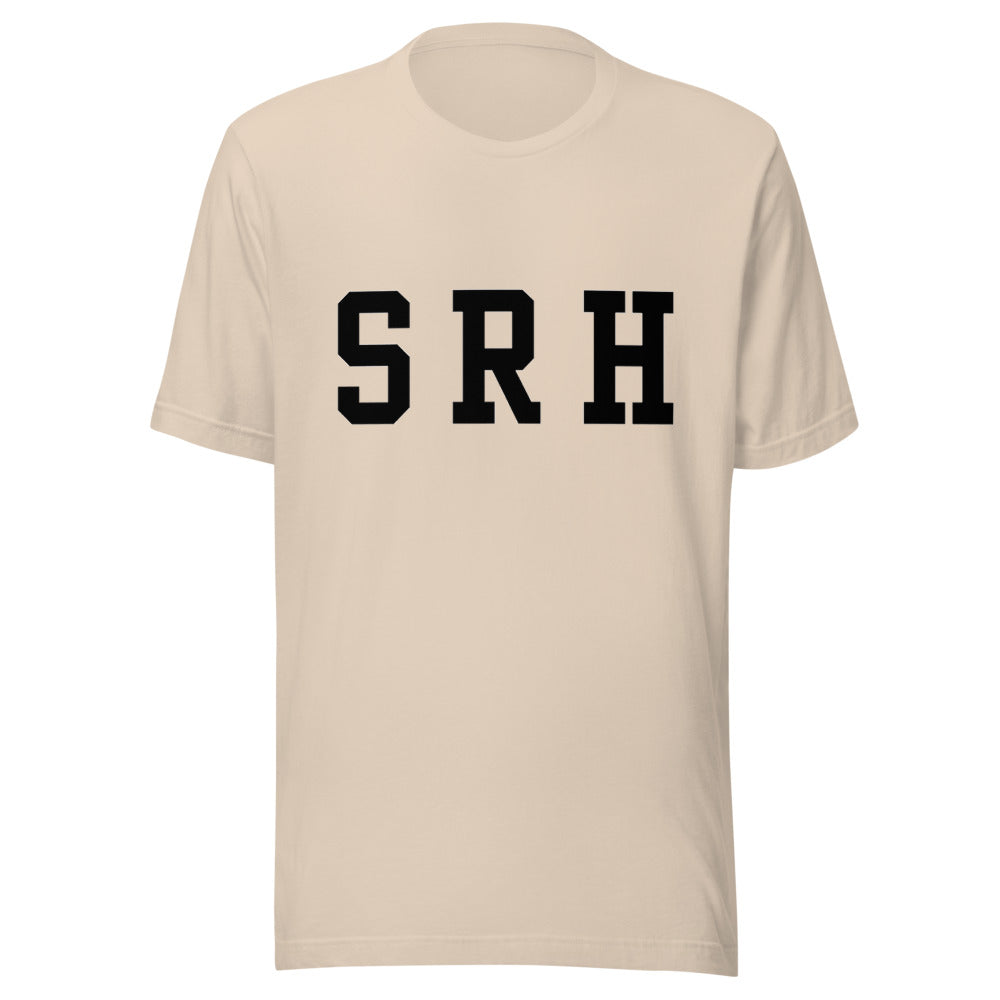 Camiseta crema Street Royalty Hood con iniciales SRH varsity en tinta negra, vista frontal