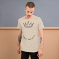 Camiseta Corona Arco — Crema — modelo con tatuajes