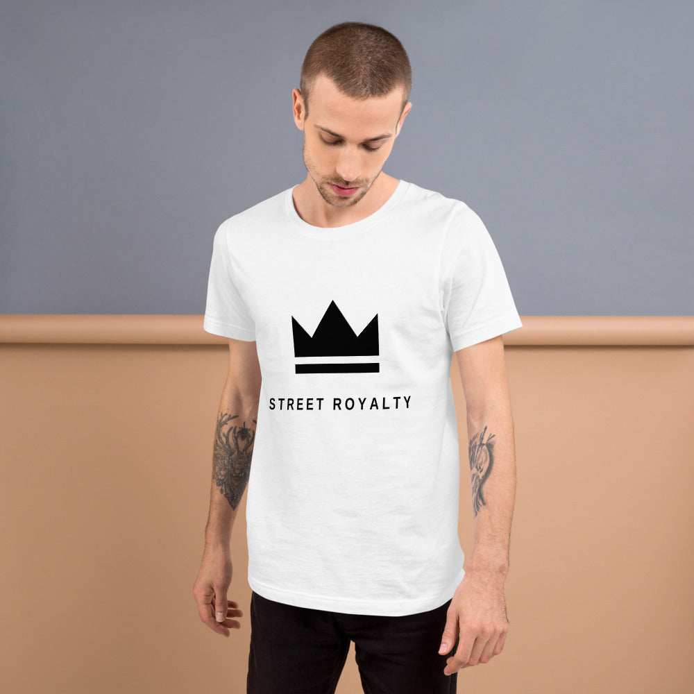 Camiseta Crown Contrast — Blanco — modelo con tatuajes