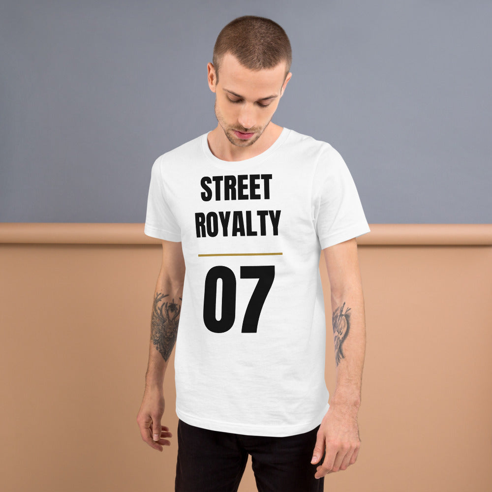 Camiseta Dorsal 07 — Blanco — modelo con tatuajes