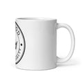 Taza blanca Street Royalty con sello circular SRH, asa a la derecha