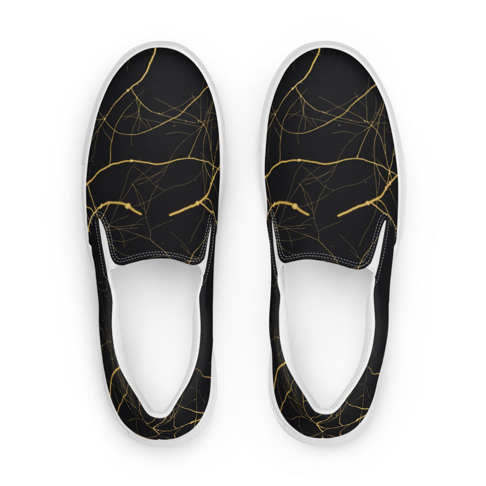 Zapatillas slip-on negras con venas de oro kintsugi, vista frontal